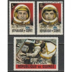Guinea 1965. Start of Gemini 5 (english overprint)
