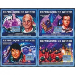 Guinea 2006. Astronauts