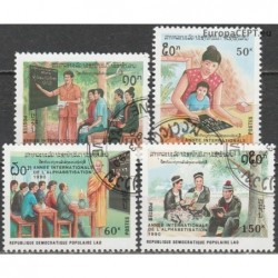 Laosas 1990. Švietimas